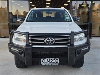 2017 Toyota Hilux - Thumbnail