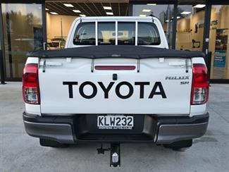 2017 Toyota Hilux - Thumbnail