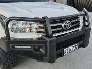 2017 Toyota Hilux - Thumbnail