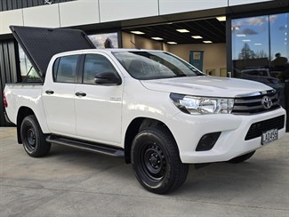 2017 Toyota Hilux - Thumbnail