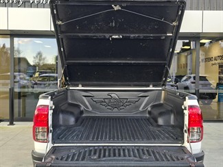2017 Toyota Hilux - Thumbnail