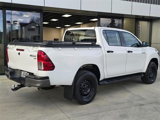 2017 Toyota Hilux - Thumbnail