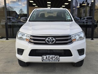 2017 Toyota Hilux - Thumbnail