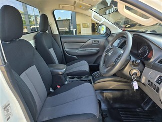 2018 Mitsubishi Triton - Thumbnail