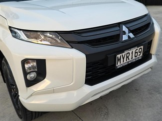 2020 Mitsubishi Triton - Thumbnail
