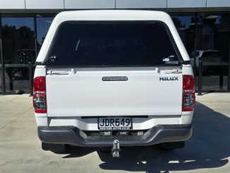 2015 Toyota Hilux - Thumbnail