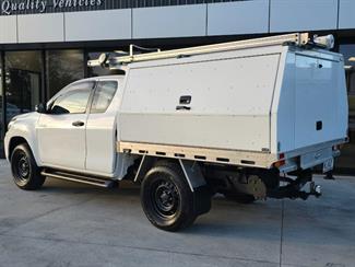 2019 Toyota Hilux - Thumbnail
