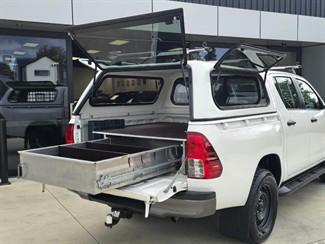 2021 Toyota Hilux - Thumbnail