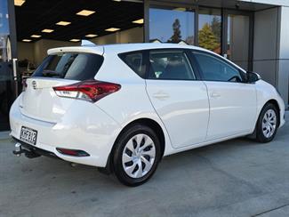 2017 Toyota Corolla - Thumbnail