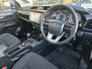 2022 Toyota Hilux - Thumbnail
