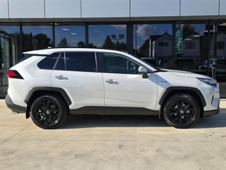 2024 Toyota Rav4 - Thumbnail