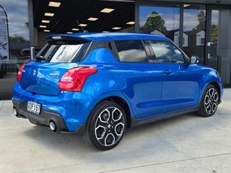 2023 Suzuki Swift - Thumbnail