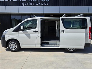 2019 Toyota Hiace - Thumbnail