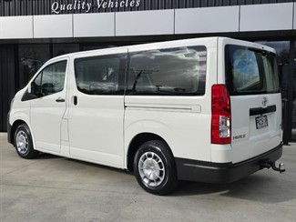 2022 Toyota Hiace - Thumbnail
