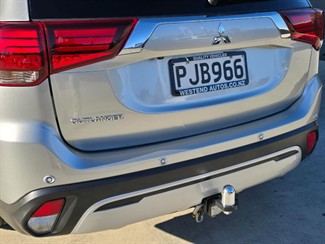 2022 Mitsubishi Outlander - Thumbnail