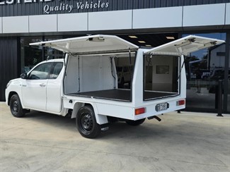 2017 Toyota Hilux - Thumbnail