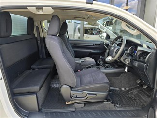 2017 Toyota Hilux - Thumbnail