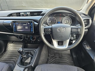 2017 Toyota Hilux - Thumbnail