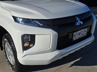 2022 Mitsubishi Triton - Thumbnail