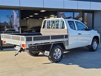 2022 Mitsubishi Triton - Thumbnail