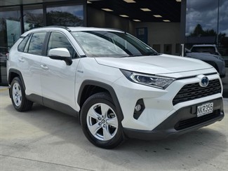 2021 Toyota RAV4 - Thumbnail