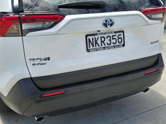 2021 Toyota RAV4 - Thumbnail