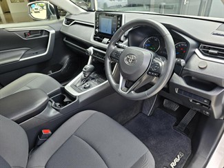 2021 Toyota RAV4 - Thumbnail