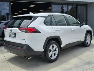 2021 Toyota RAV4 - Thumbnail