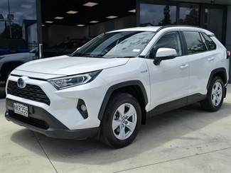 2021 Toyota RAV4 - Thumbnail