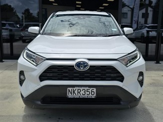 2021 Toyota RAV4 - Thumbnail