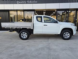 2020 Mitsubishi Triton - Thumbnail