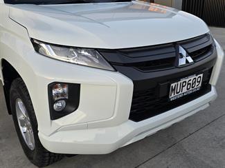 2020 Mitsubishi Triton - Thumbnail