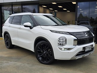 2021 Mitsubishi Outlander - Thumbnail