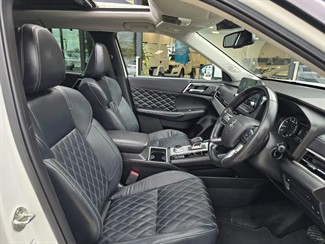 2021 Mitsubishi Outlander - Thumbnail