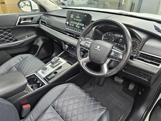 2021 Mitsubishi Outlander - Thumbnail