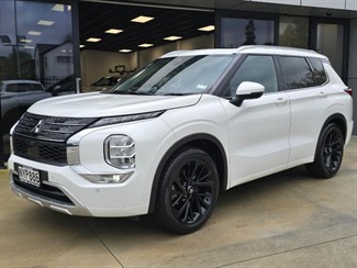2021 Mitsubishi Outlander - Thumbnail