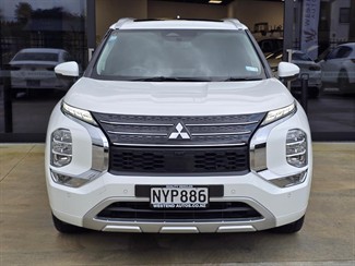 2021 Mitsubishi Outlander - Thumbnail