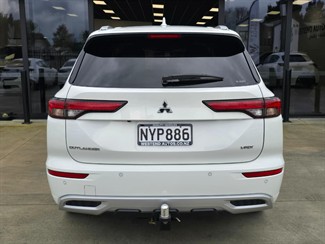 2021 Mitsubishi Outlander - Thumbnail