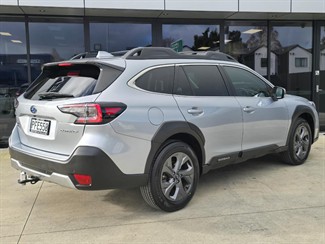 2022 Subaru Outback - Thumbnail