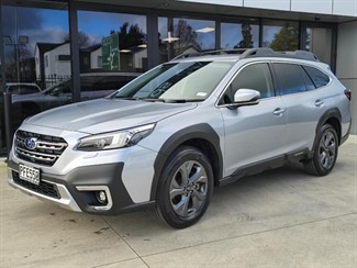 2022 Subaru Outback - Thumbnail