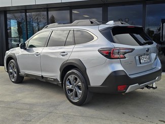 2022 Subaru Outback - Thumbnail