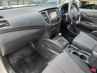 2021 Mitsubishi Triton - Thumbnail
