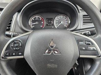 2021 Mitsubishi Triton - Thumbnail