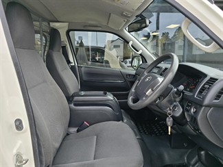 2016 Toyota Hiace - Thumbnail