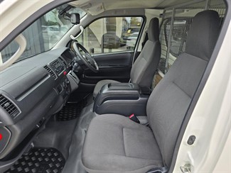 2016 Toyota Hiace - Thumbnail
