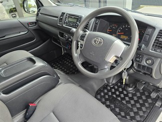 2016 Toyota Hiace - Thumbnail