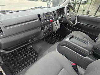 2016 Toyota Hiace - Thumbnail