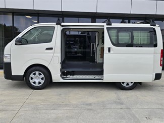 2016 Toyota Hiace - Thumbnail