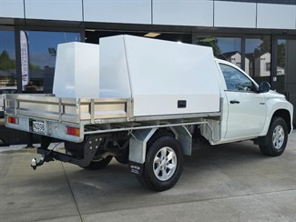 2021 Mitsubishi Triton - Thumbnail