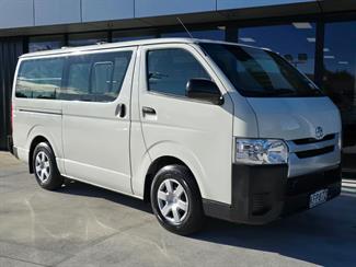 2017 Toyota Hiace - Thumbnail